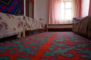 Гостевой дом Guest House Guljan Bokonbayevo Кровать в общем 4-местном номере для мужчин и женщин-2